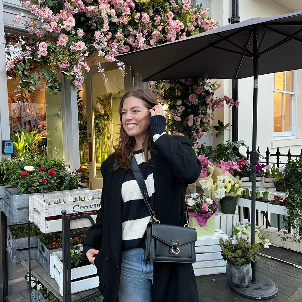 Meet your Posher, Isabella